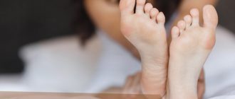 Почему шелушатся пятки - причины и лечение