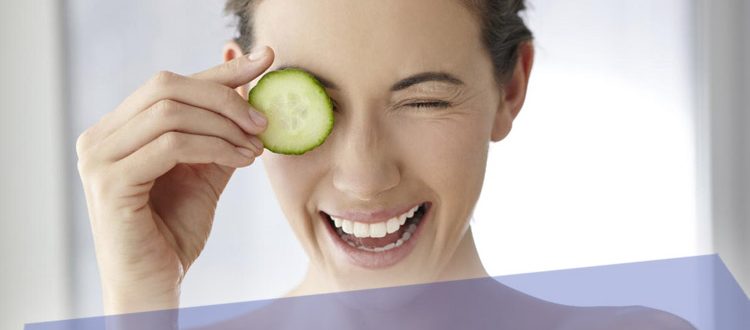 Самые эффективные рецепты масок от мешков под глазами в домашних условиях