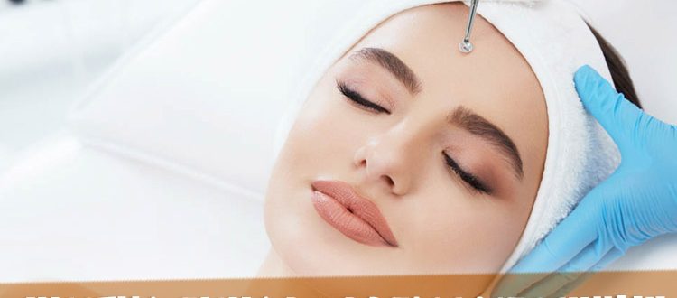 Можно ли делать чистку лица во время месячных - мнения косметологов