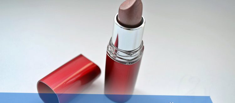 Обзор губной помады от компании Мейбелин