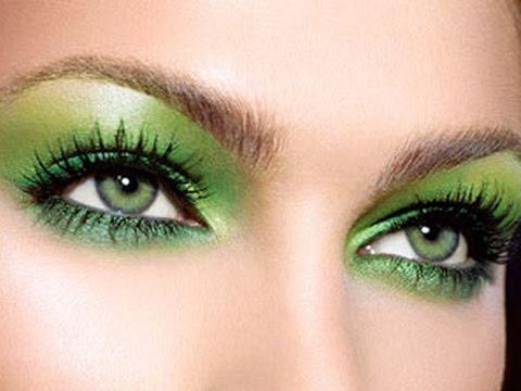 Какие губы к зеленому макияжу