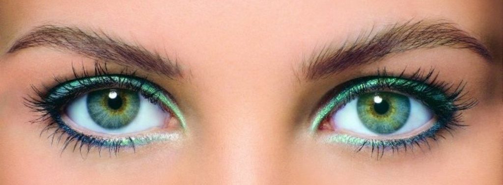 Белая кожа зеленые глаза помада